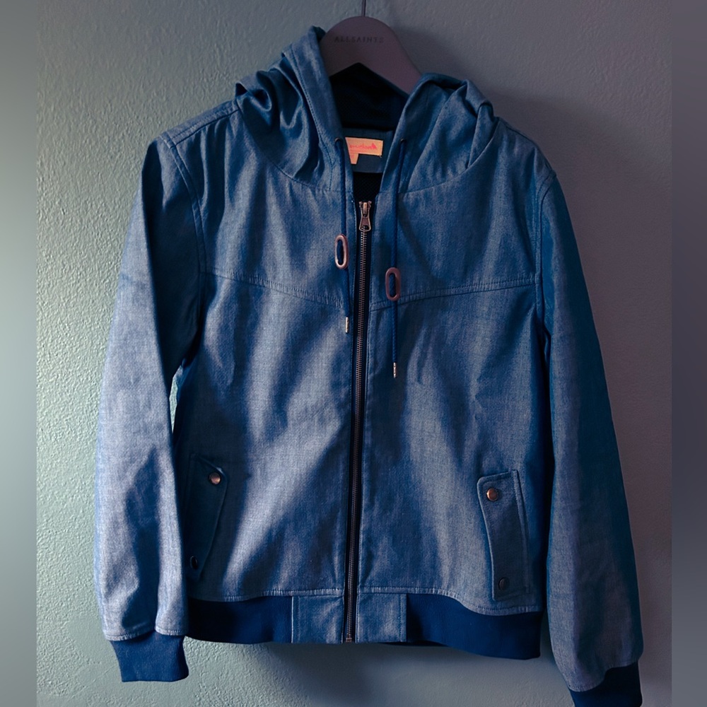 Mia Melon modern raincoat, women’s size medium, denim blue color.